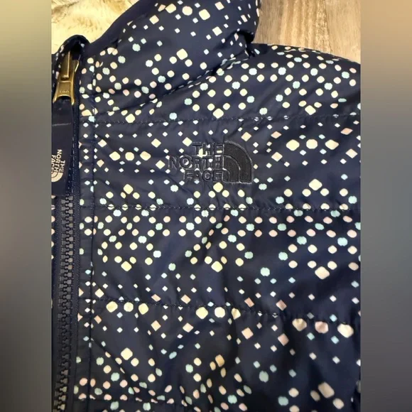 The North Face Mossbud Swirl Reversible Jacket, Navy/Cream - Size 5T (GUC) - Picture 3 of 14